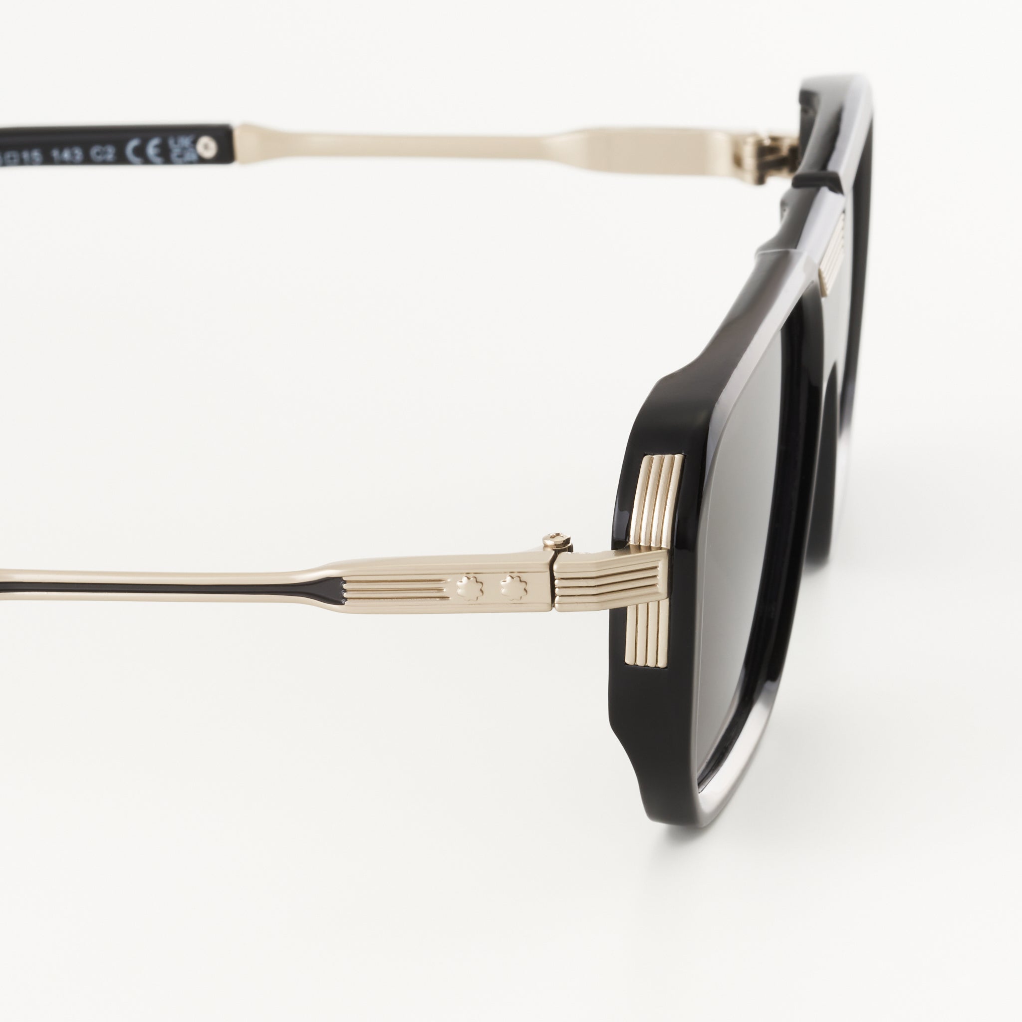 Jonas Black Слънчеви очила