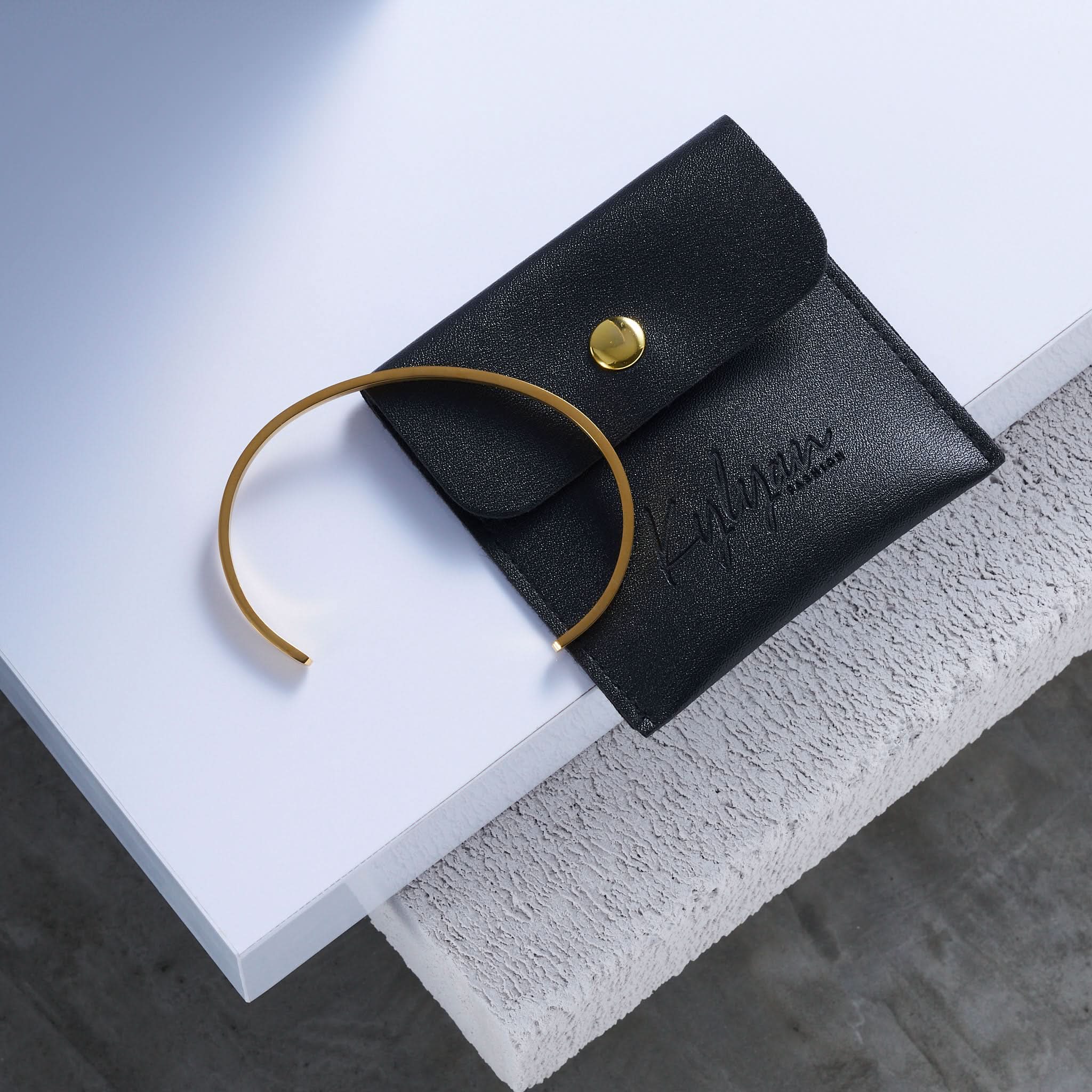 Brățară aurie Kylyan Cuff